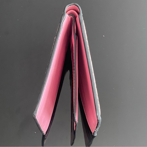 SOLD‼️. NEW MCM LIMITED EDITION PINK BUNNY VISETTOS LEATHER WALLET - Picture 8 of 12